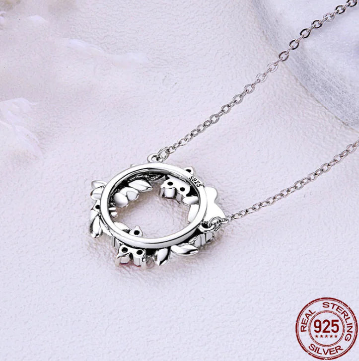Floral Silver Necklace with Flower Wreath Design